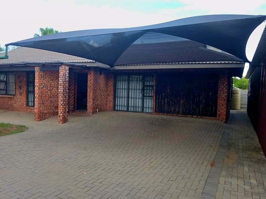 4 Bedroom Property for Sale in Wilgehof Free State